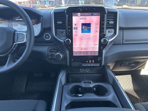 New 2026 RAM 1500 4x4 Crew Cab image 17