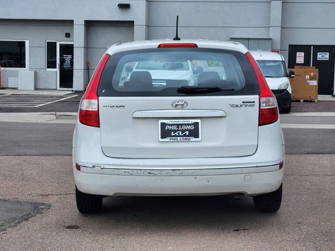 Used 2010 Hyundai Elantra GLS FWD image 6
