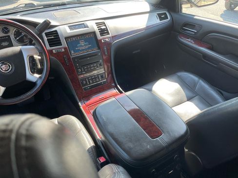 Used 2009 Cadillac Escalade EXT AWD/4WD image 30