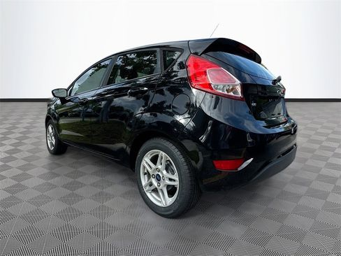 Used 2018 Ford Fiesta SE image 8