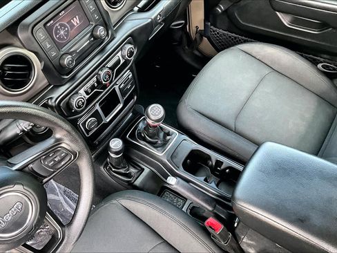 Used 2020 Jeep Gladiator Sport AWD/4WD image 17