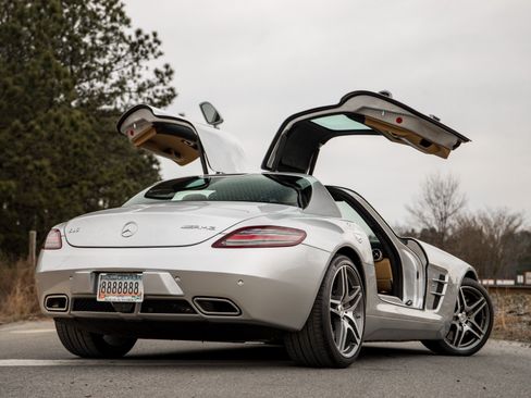 Used 2011 Mercedes-Benz SLS AMG Coupe image 2