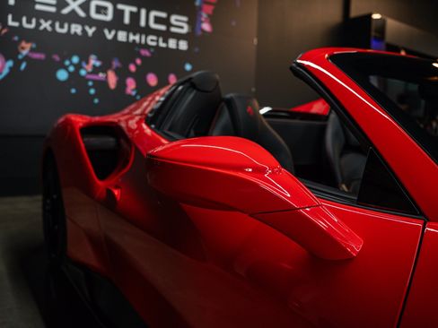 Used 2018 Ferrari 488 Spider RWD image 13