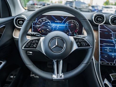 New 2025 Mercedes-Benz GLC 350e 4MATIC image 28