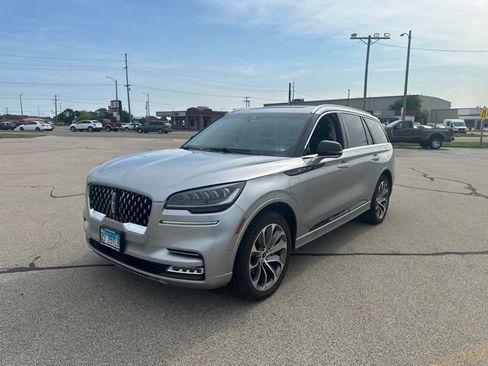 Used 2021 Lincoln Aviator Grand Touring w/ Elements Package Plus AWD/4WD image 2