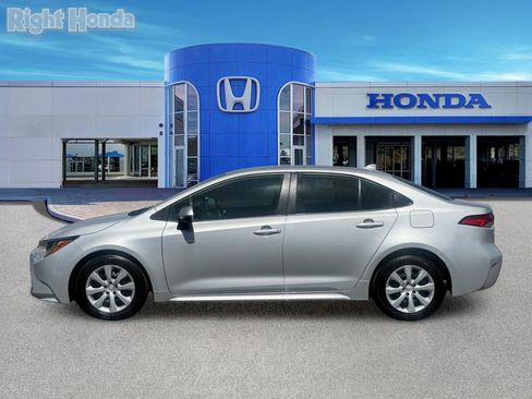 Used 2024 Toyota Corolla LE FWD image 3