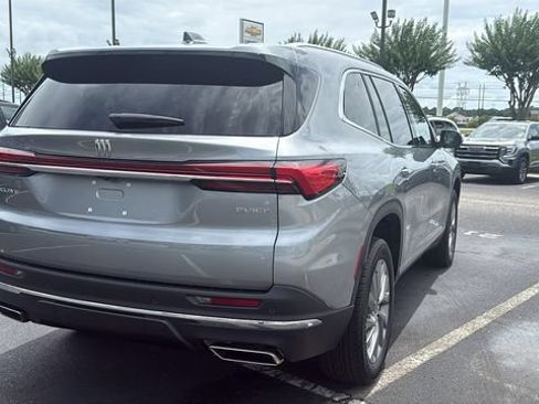 Used 2025 Buick Enclave Preferred FWD image 7