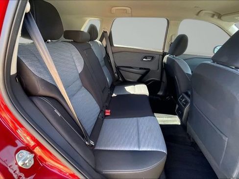 Used 2023 Nissan Rogue SV image 25