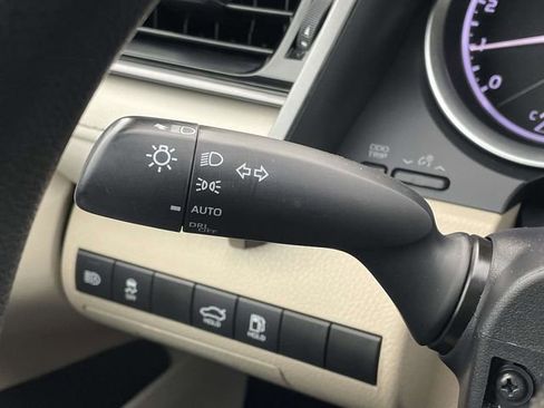 Used 2022 Toyota Camry LE image 23