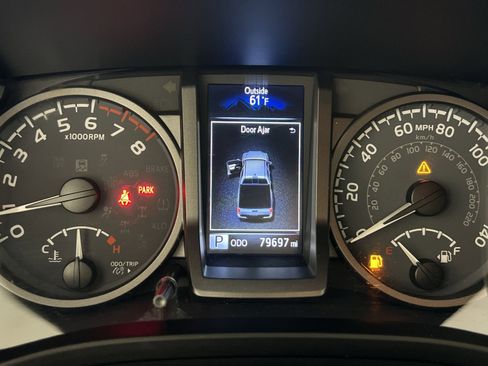 Used 2021 Toyota Tacoma TRD Off-Road w/ Technology Package image 17