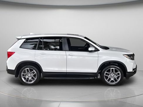 Used 2023 Honda Passport EX-L image 3