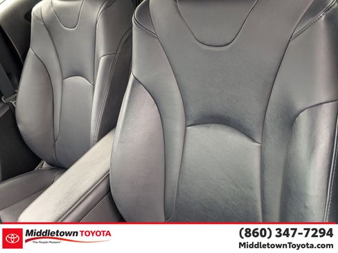 Used 2018 Toyota Prius Prime Premium image 14
