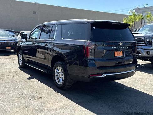 Used 2025 Chevrolet Suburban LT AWD/4WD image 4