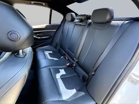 Used 2018 BMW 330i Sedan w/ Convenience Package RWD image 20