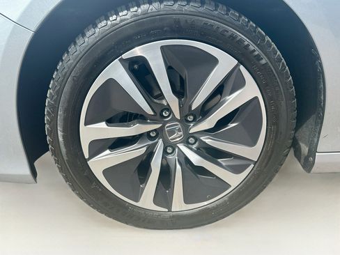 Used 2019 Honda Accord Touring image 11