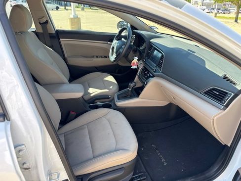 Used 2017 Hyundai Elantra Value Edition FWD image 17