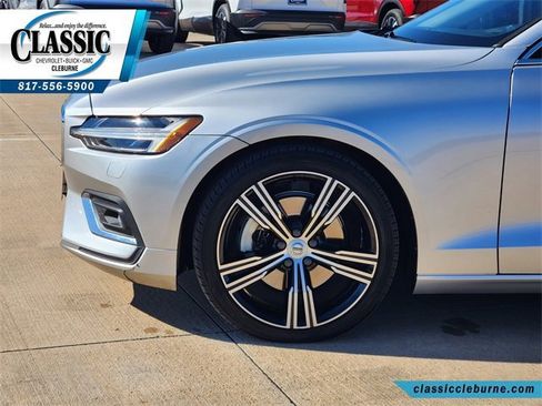 Used 2022 Volvo S60 B5 Inscription w/ Climate Package image 11