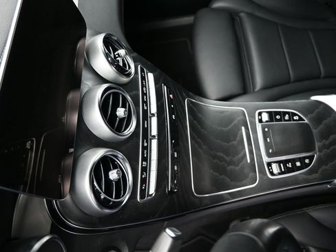 Used 2022 Mercedes-Benz GLC 300 4MATIC Coupe image 19