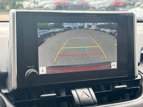 Used 2024 Toyota RAV4 LE AWD/4WD image 23