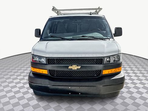 Used 2022 Chevrolet Express 2500 w/ Driver Convenience Package image 2
