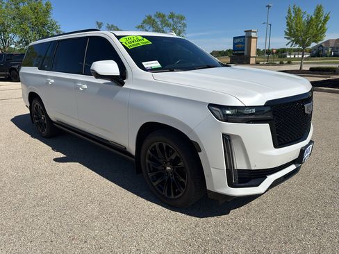 Used 2022 Cadillac Escalade ESV Sport w/ Touring Package AWD/4WD image 6