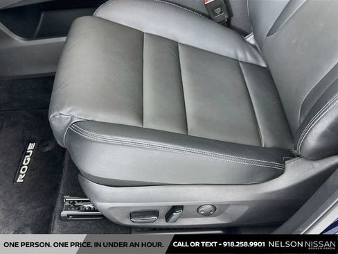 Certified 2025 Nissan Rogue SL w/ Tech Package AWD/4WD image 19