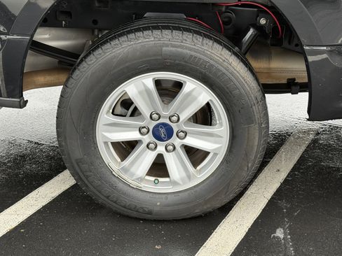 Used 2015 Ford F150 XLT image 10