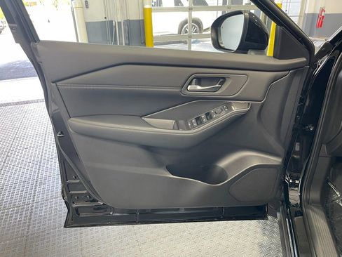 New 2026 Nissan Rogue SV FWD image 18