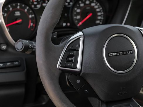 Used 2018 Chevrolet Camaro ZL1 image 14