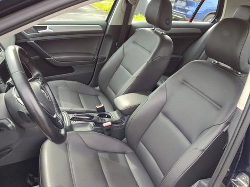 Used 2015 Volkswagen Golf S FWD image 12