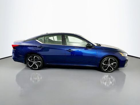 Used 2023 Nissan Altima 2.5 SR w/ SR Premium Package FWD image 8