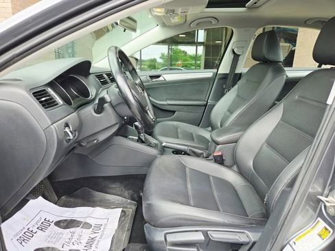 Used 2017 Volkswagen Jetta SE FWD image 16