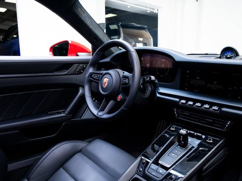 Used 2026 Porsche 911 Carrera GTS RWD image 8