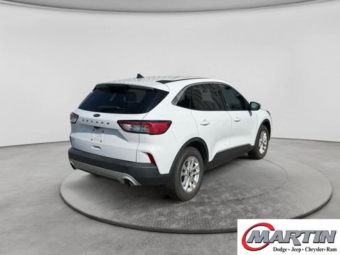 Used 2022 Ford Escape SE FWD image 5