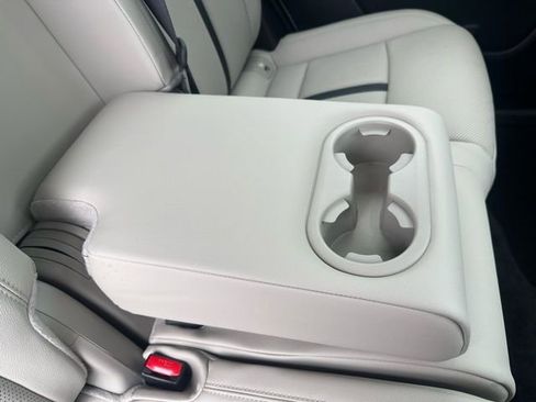 Certified 2025 MAZDA CX-90 3.3 Turbo w/ Preferred Package image 32