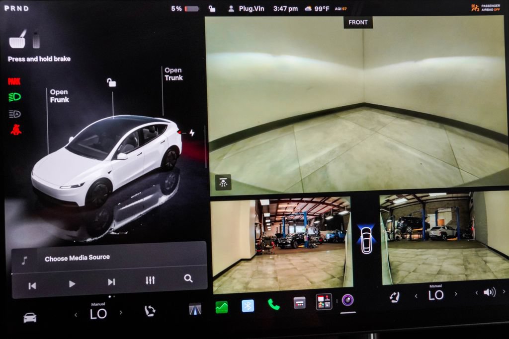 Used 2026 Tesla Model Y 2WD image 28