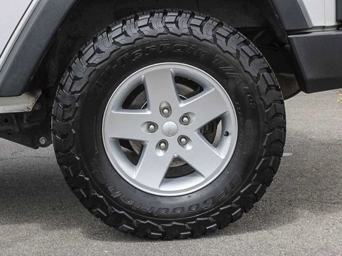 Used 2018 Jeep Wrangler Unlimited Sport S AWD/4WD image 10