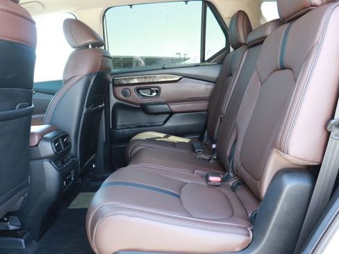 Certified 2024 Honda Pilot Elite image 13