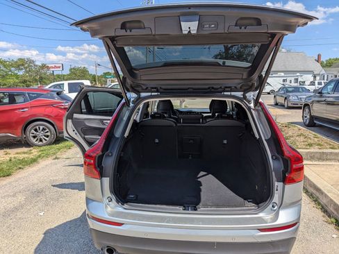 Used 2018 Volvo XC60 T6 Momentum w/ Convenience Package AWD/4WD image 34