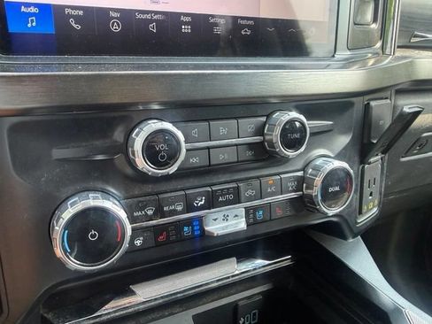 Used 2023 Ford F350 Lariat w/ Lariat Ultimate Package AWD/4WD image 32