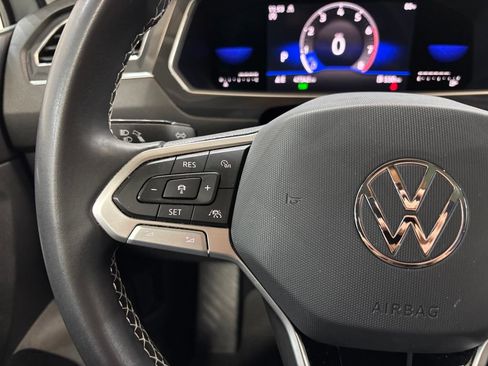 Used 2023 Volkswagen Tiguan SE w/ Panoramic Sunroof Package AWD/4WD image 18