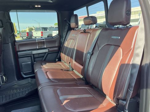 Used 2017 Ford F150 Platinum w/ Equipment Group 701A Luxury AWD/4WD image 25