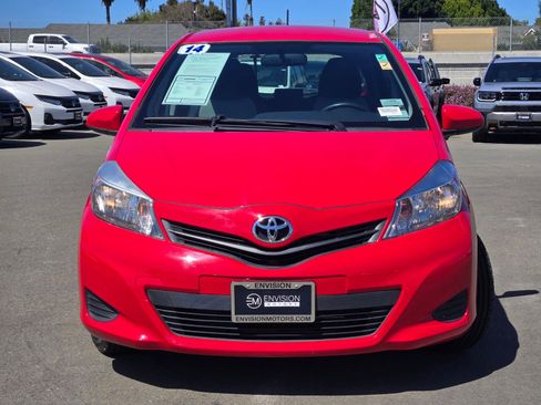 Used 2014 Toyota Yaris LE FWD image 2