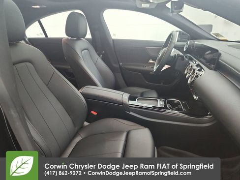 Used 2025 Mercedes-Benz CLA 250 4MATIC image 32