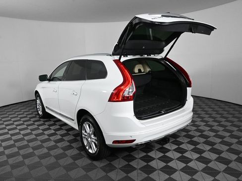 Used 2016 Volvo XC60 T5 Premier w/ Proximity Package FWD image 29