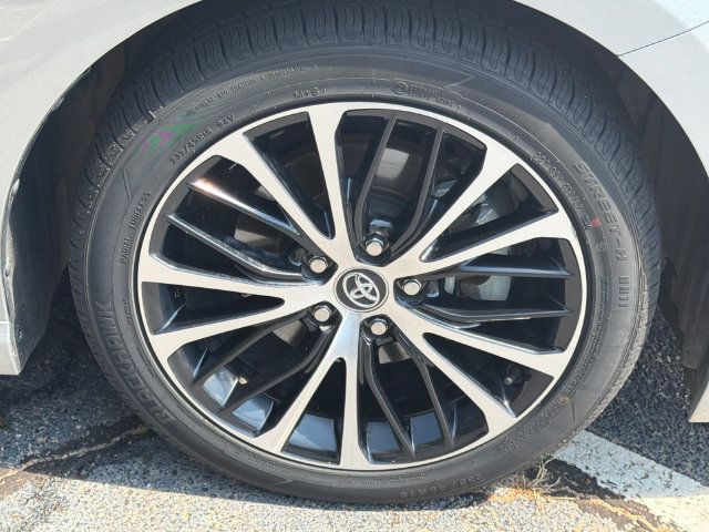 Used 2020 Toyota Camry SE FWD image 13