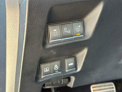 Used 2017 INFINITI Q70 3.7 w/ Technology Package image 35