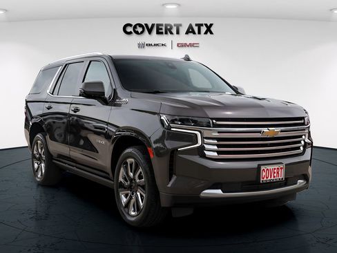 Used 2021 Chevrolet Tahoe High Country w/ Premium Package RWD image 9