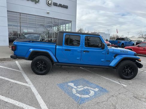 Used 2021 Jeep Gladiator Willys image 38