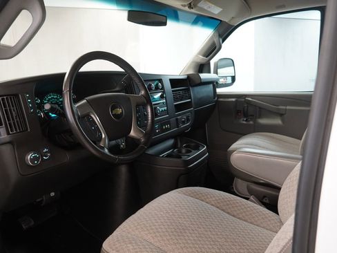 Used 2016 Chevrolet Express 3500 LT w/ LT Preferred Equipment Group image 6
